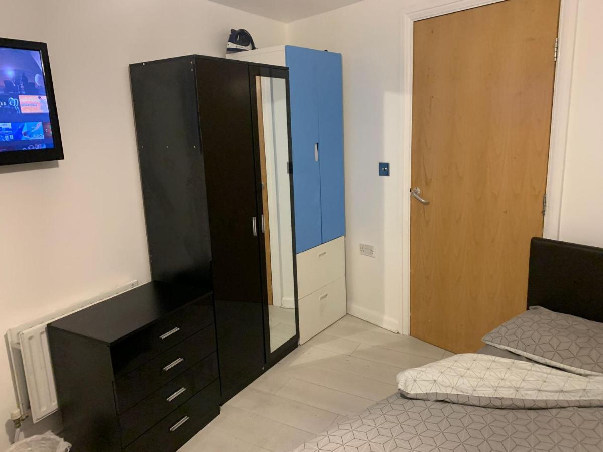 Room Near City Londres Exterior foto