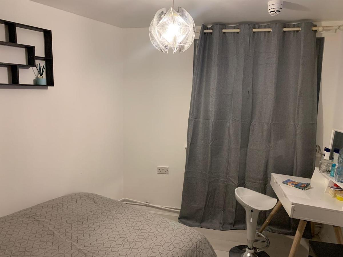 Room Near City Londres Exterior foto